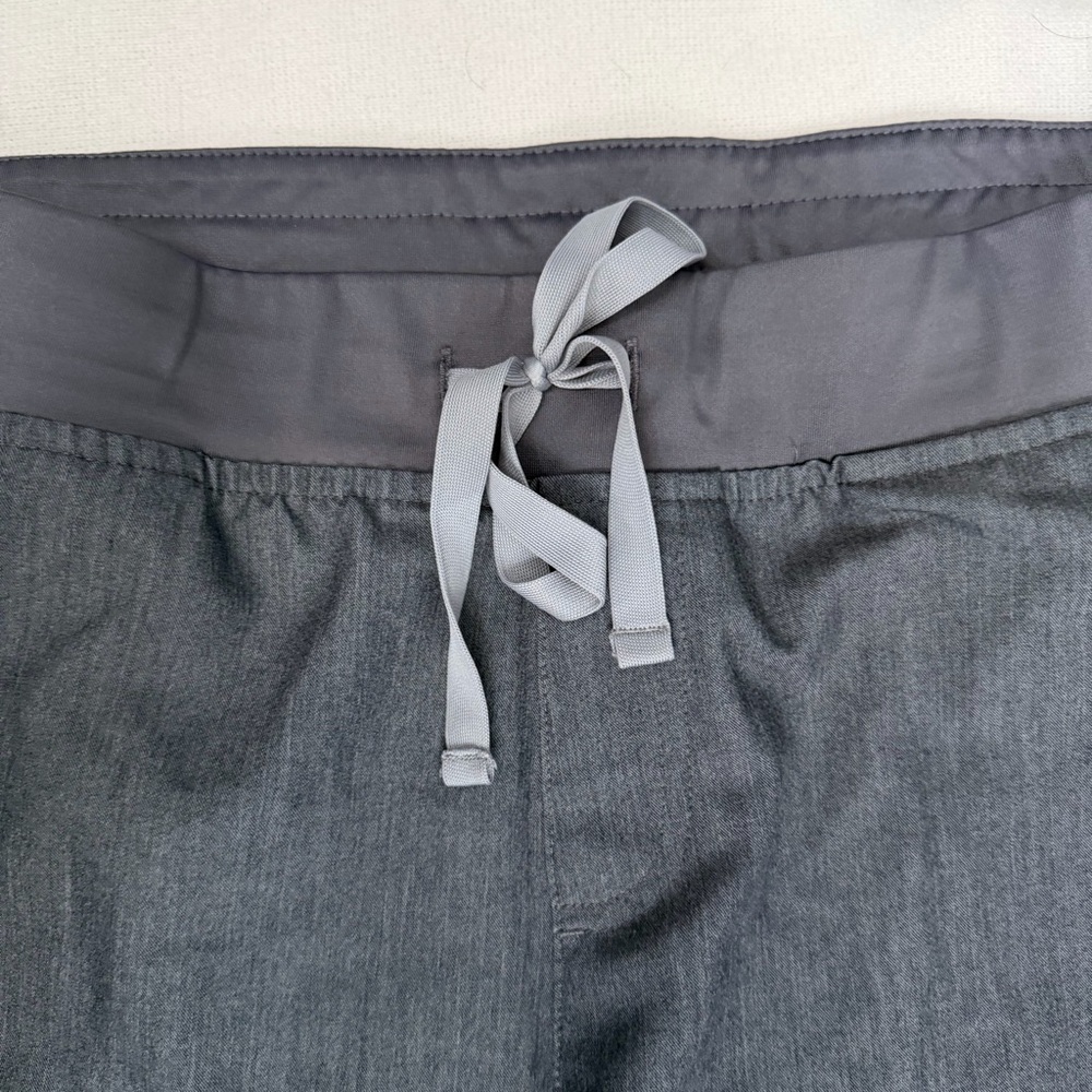 Figs Women’s Graphite Scrub Set - Picture 7 of 8